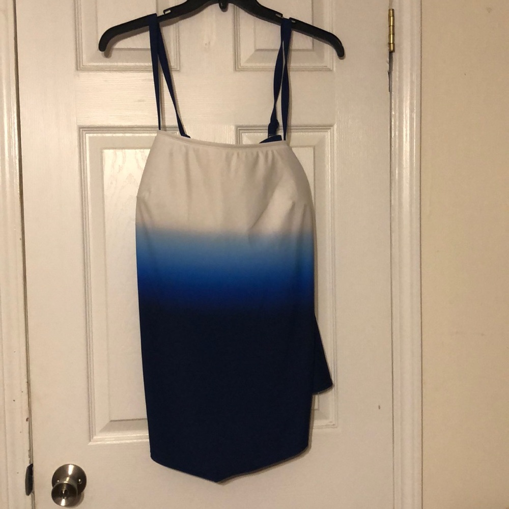 Lane Bryant white blue ombré swim top size 28.